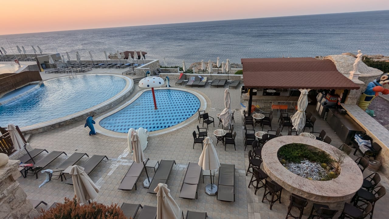 Außenansicht Hotel Kalithea Horizon Royal