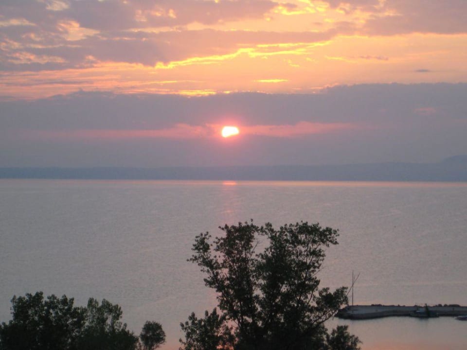 Sonnenaufgang Hotel Athos Palace