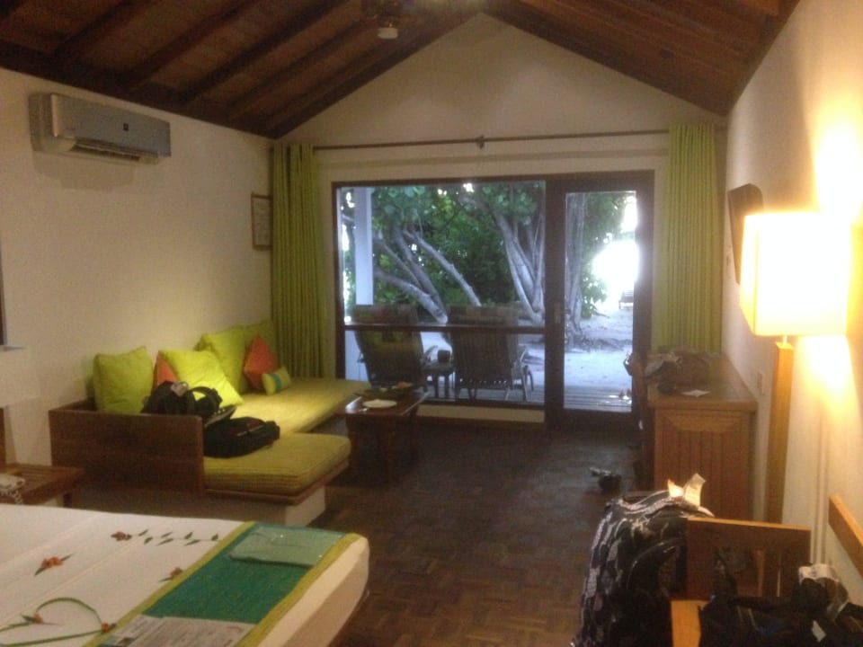 Deluxe Bungalow Aussicht zur Terrasse NH Collection Maldives Reethi Resort