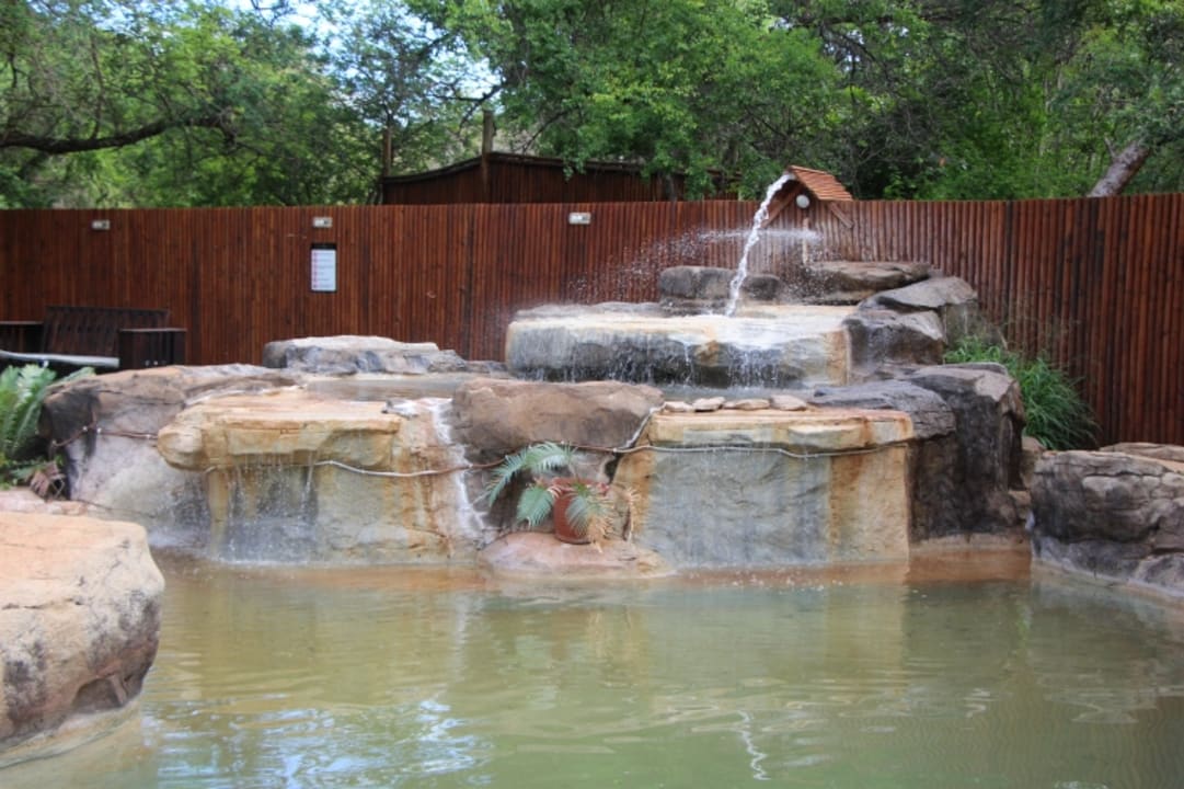 Pool Boulders Safari Lodge