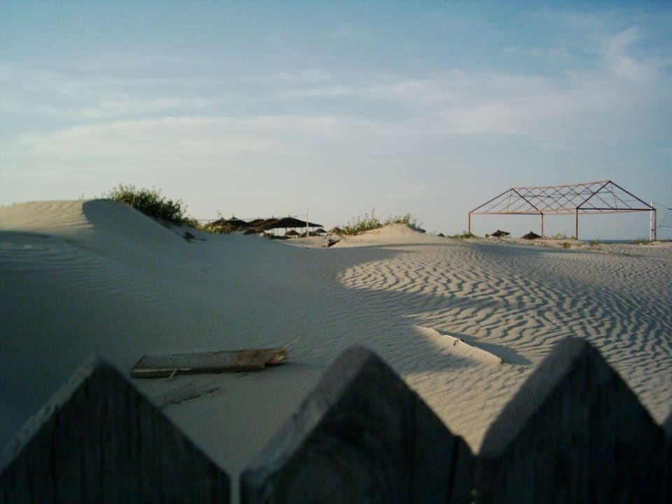 auf dem Weg zum Strand von Hotel Djerba Plaza Djerba Plaza Thalasso & Spa