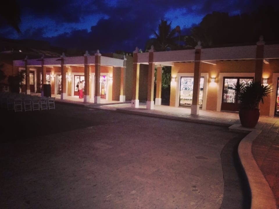 Die Geschäftmeile Dreams Tulum Resort & Spa