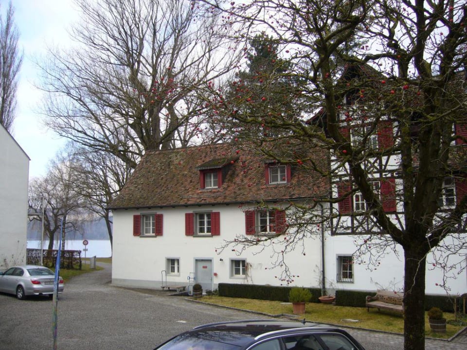 ansicht-im-innenhof-der-a-see-park-hotel-feldbach-steckborn