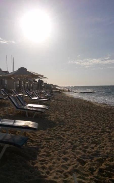 Hotelstrand an einem Nachmittag Annabelle Beach Resort