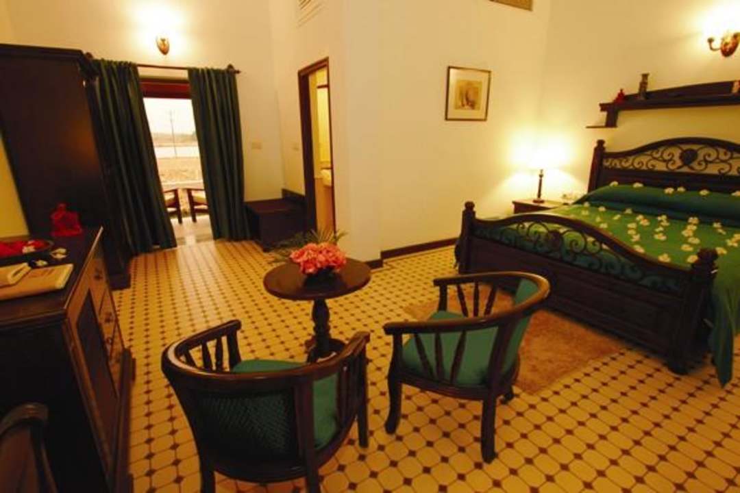 Green Bedroom Mercure Goa Devaaya Retreat