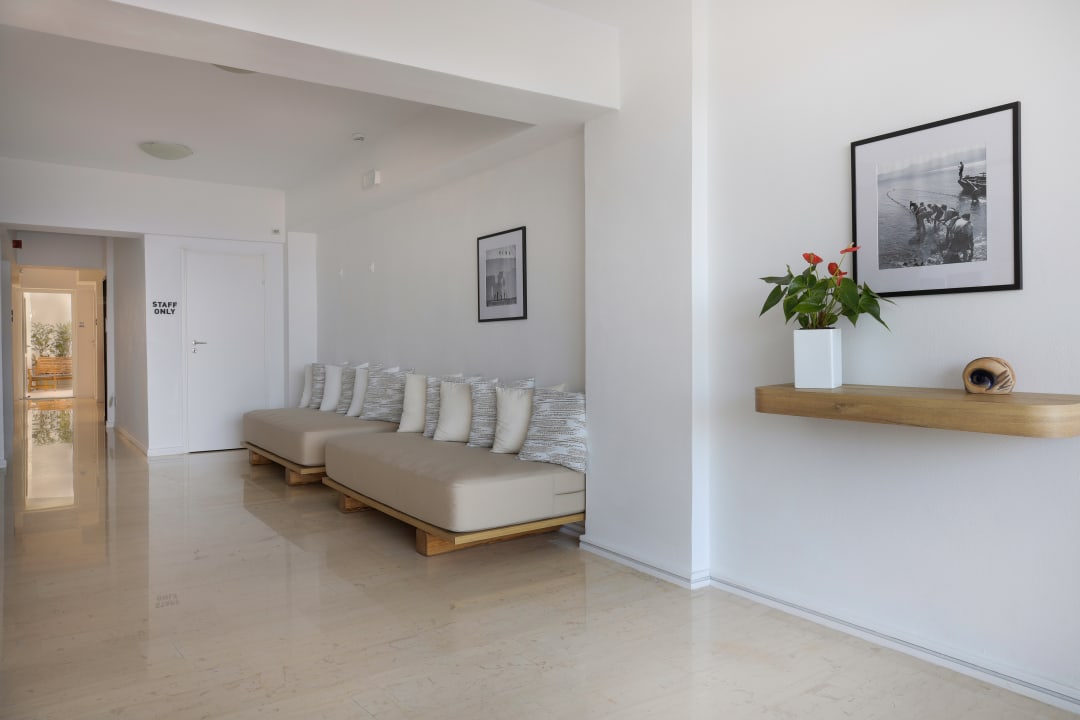 Lobby Sea Breeze Hotel