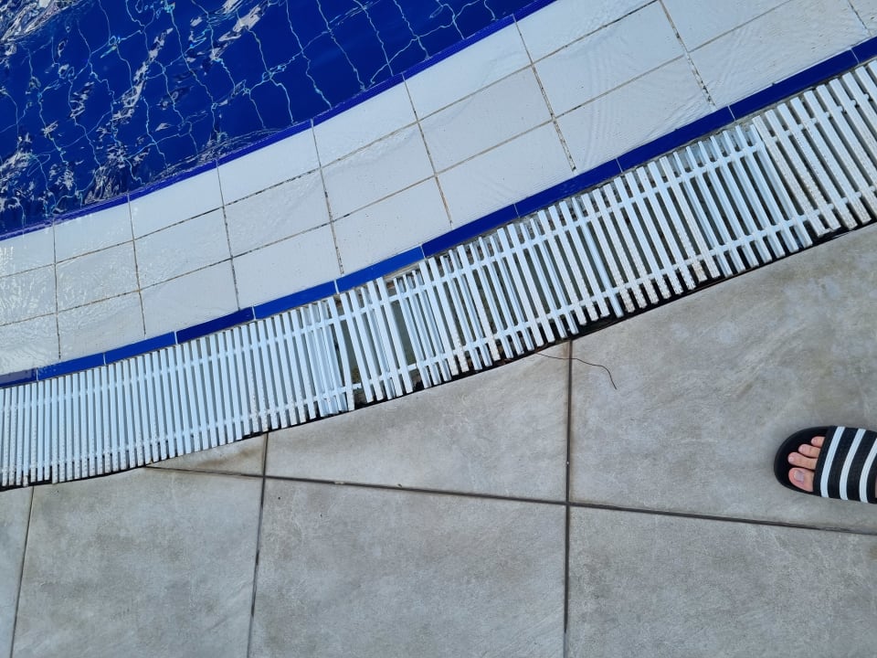 Pool Luna Beach Deluxe Hotel