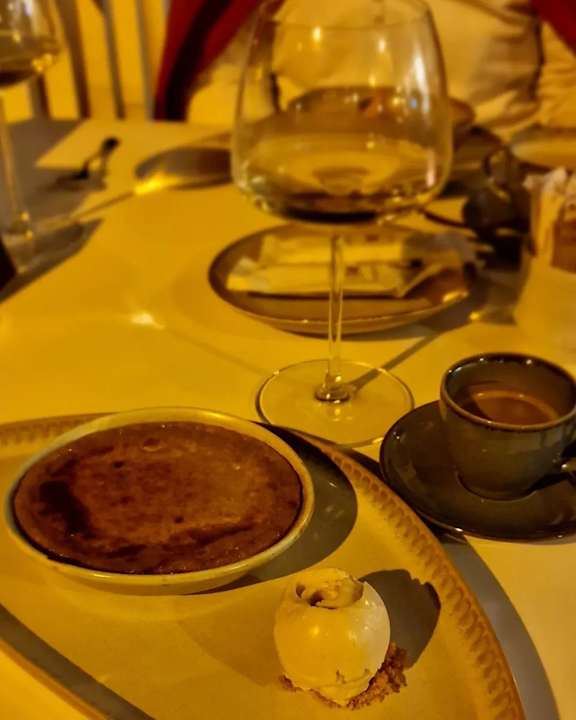Gastro Acanthus Cennet Barut Collection