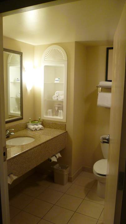 Waschtisch mit viel Ablagefläche Hotel Holiday Inn Express Fort Myers West - The Forum