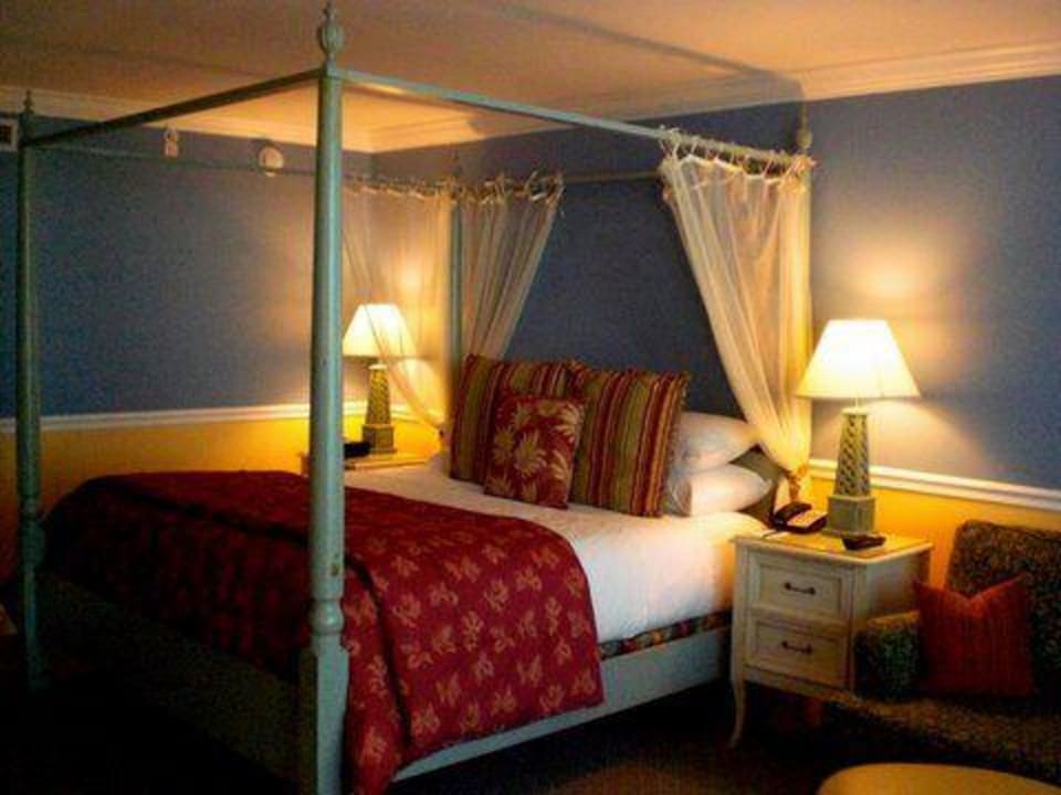 Das extrahohe und extrabreite Bett Hotel The Shores Resort & Spa