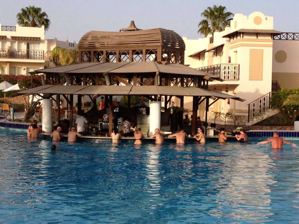 Poolbar... Concorde El Salam Hotel Sharm el Sheikh by Royal Tulip
