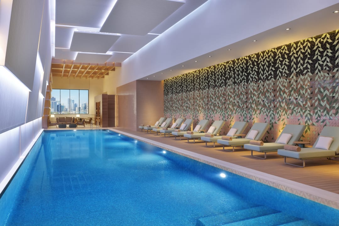 Pool DoubleTree by Hilton Sharjah Waterfront Hotel & Residences