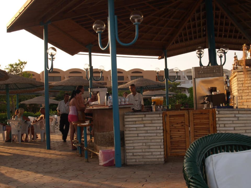 Poolbar SUNRISE Crystal Bay Resort