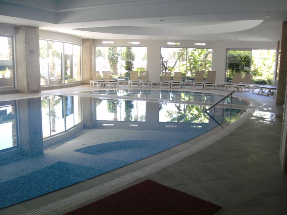 Indoor Pool Saphir Resort & Spa