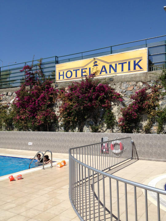Pool mit Kinderpool Hotel Antik