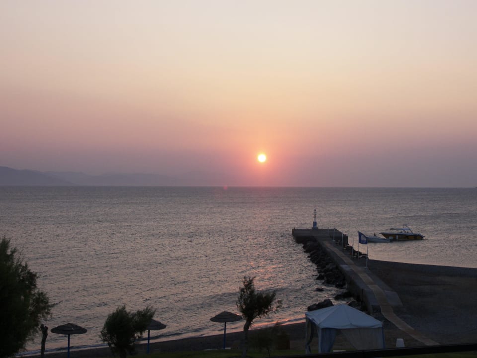 Ausblick aus dem Hauptrestaurant um 5 uhr morgens TUI BLUE Oceanis Beach and Spa Resort