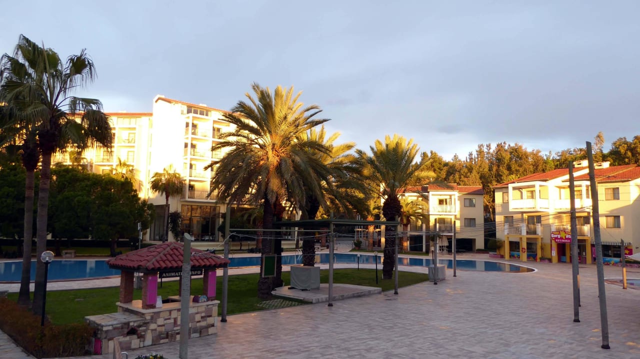 Anlage im Abendsonnenlicht Arum Barut Collection