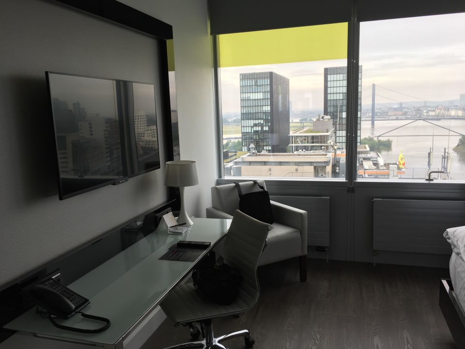 Zimmer INNSiDE by Meliá Düsseldorf Hafen
