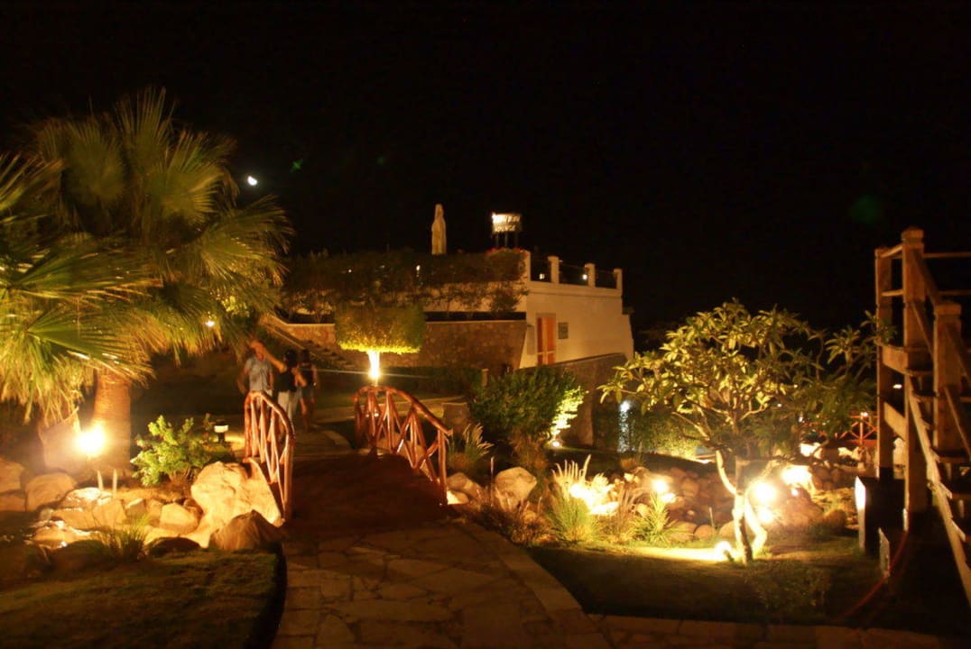 Ogród noca Safir Sharm Waterfalls Resort