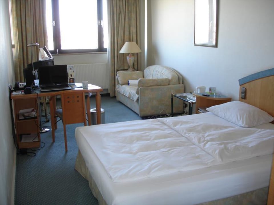 Blick ins Hotelzimmer Arthotel ANA im Olympiapark