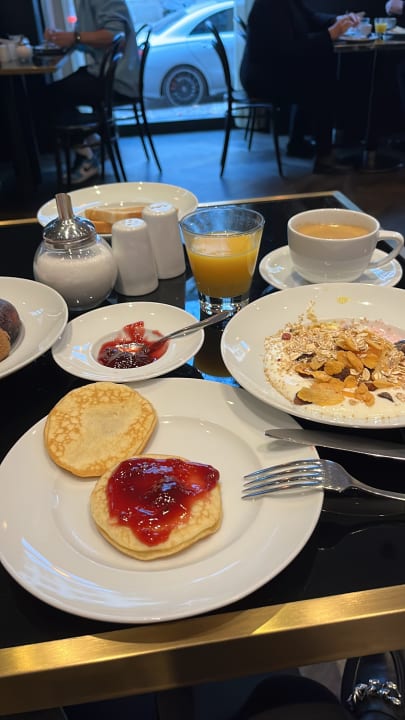 Gastro Hotel AMANO Grand Central