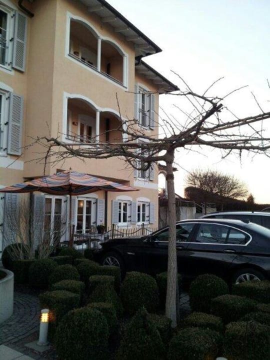 Parkplatz Hotel Ampervilla