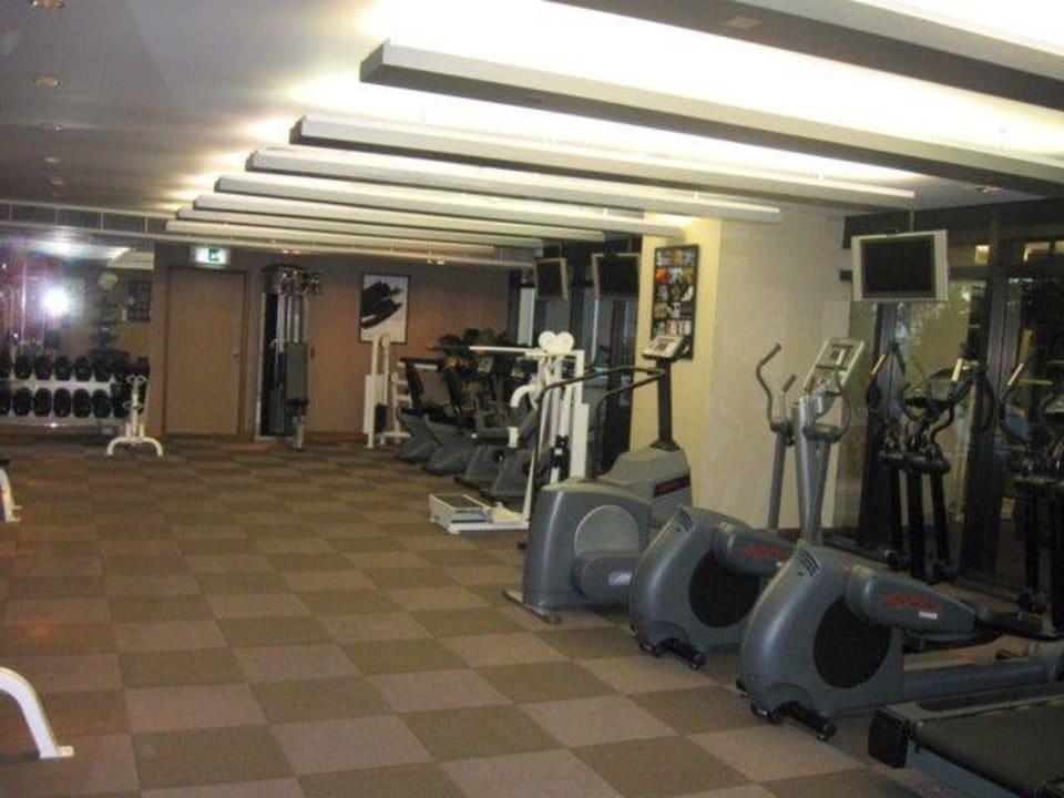 Fitneßraum im Hotel The Athenee Hotel, a Luxury Collection Hotel, Bangkok