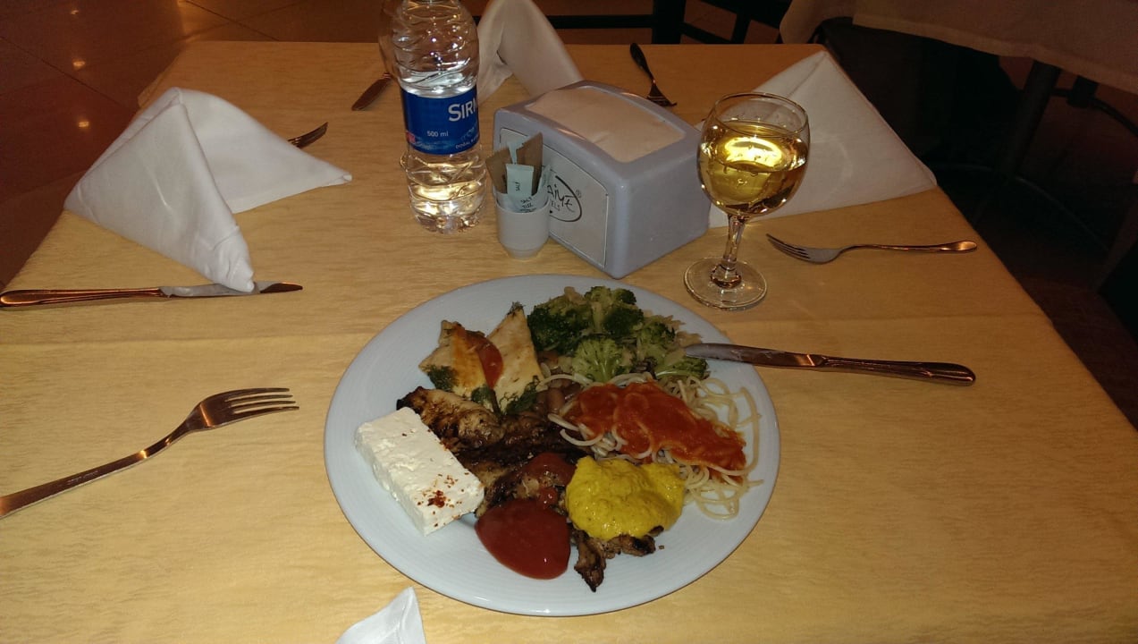 Zusammenstellung Abendessen Alaiye Resort & Spa