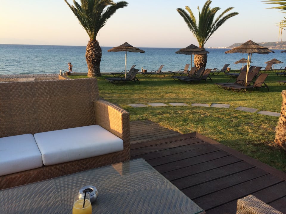 Blick auf das Meer von der Bar  The Ixian Grand & All Suites