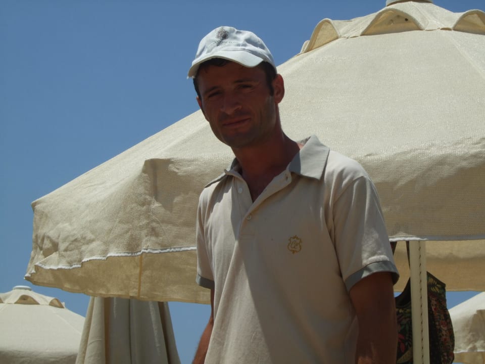 Ali unser Beach-Boy, immer lustig! Commodore Elite Suites & Spa - Adults only