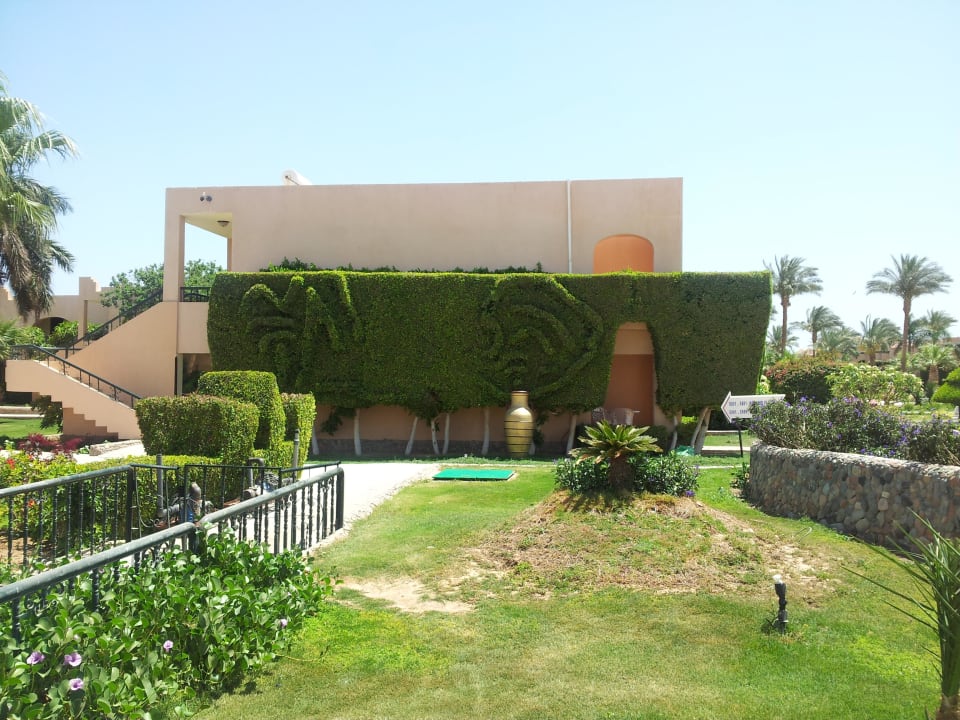 Beschnittene Hecke Ali Baba Palace Hotel