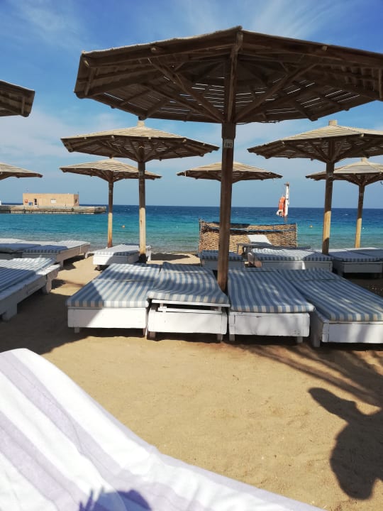 Strand Palm Beach Resort