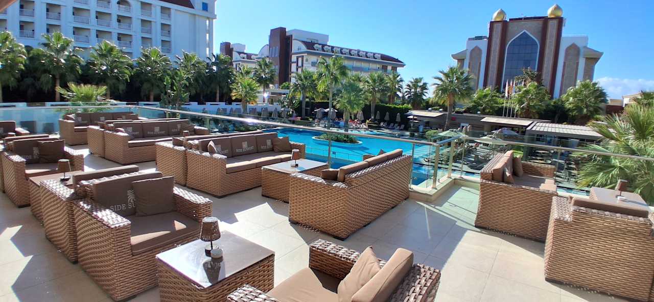 Pool Side Sunport Hotel & Spa