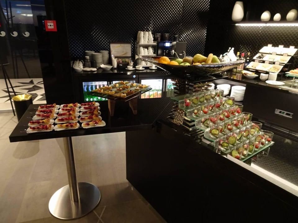 Evening snacks in the Executive Lounge Hilton Tallinn Park