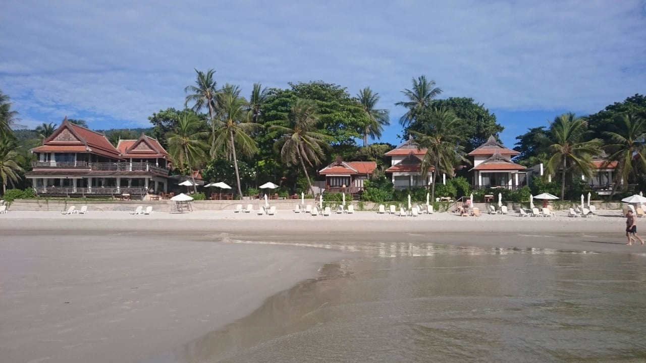 Blick vom Meer auf die Suiten direkt am Strand Samui Paradise Chaweng Beach Resort & Spa