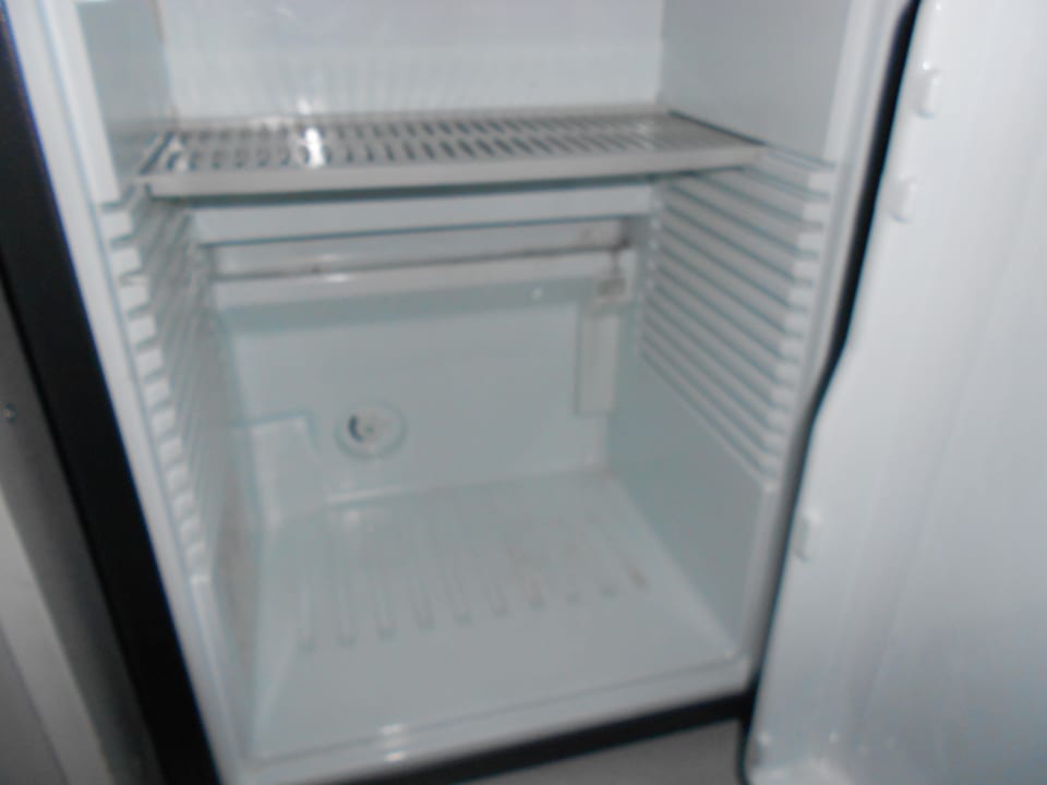 Kühlschrank defekt und verdreckt Hotel Zimmer des Westens