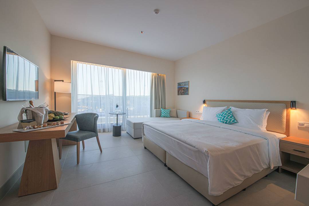 Zimmer Poseidon Beach Resort - a NEW 5-Star Experience, PREMIUM ALL INCLUSIVE, EV Station