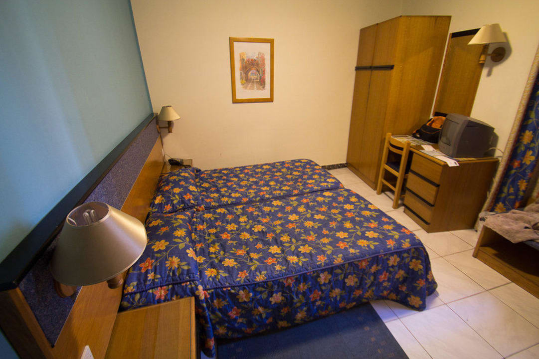 Interieur des Zimmers 115 The Strand Hotel