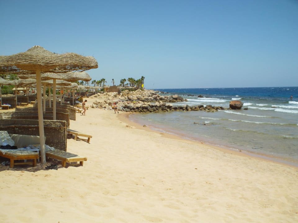Der wunderschöne Sandstrand Pickalbatros Citadel Resort