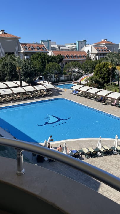 Pool Side Breeze Hotel