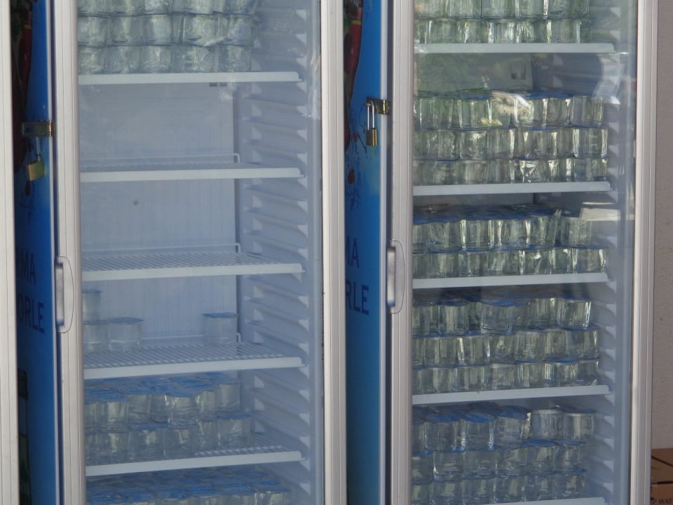 Kühlschränke mit Wasser Grand Park Lara Hotel