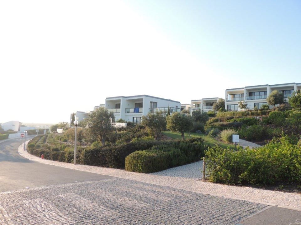 Ocean Villas und Hauptstraße im Resort Martinhal Sagres Beach Family Resort Hotel