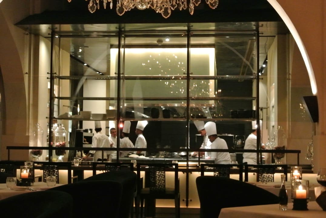 Show cooking The Chedi Muscat
