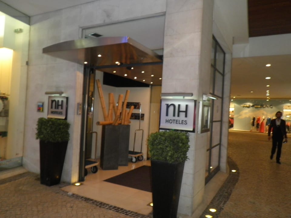 Eingang NH Collection Lisboa Liberdade