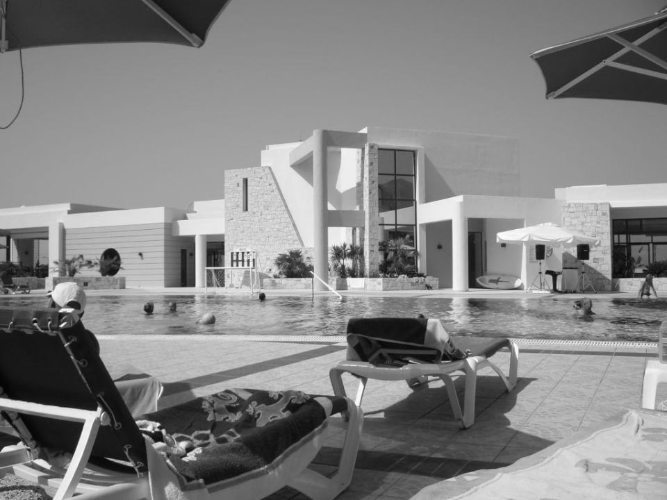 ein kleines bearbeitetes Bild vom Animationspool Grand Hotel Holiday Resort