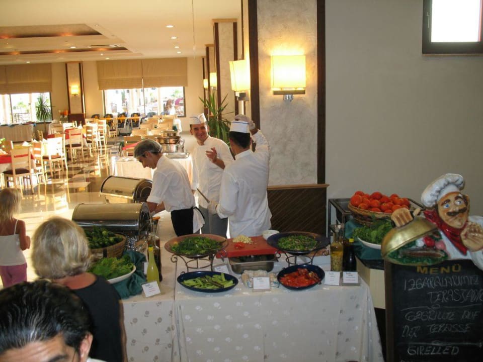 Salatbar individuell TUI BLUE Palm Garden