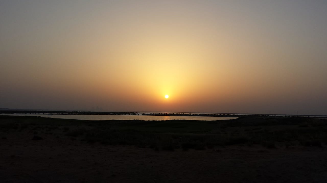 Sonnenuntergang Abu Dhabi Crowne Plaza Hotel Yas Island