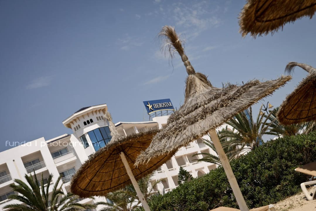 Vom Strand ausgesehen Hotel Vincci Saphir Palace & Spa