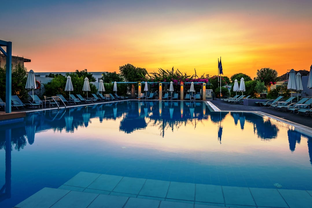 Pool Hotel Nissia Kamares