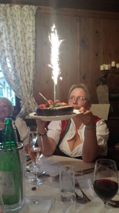 Die Geburtstagssachertorte Hotel DIE SONNE